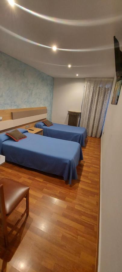 Hostal Del Campo Arévalo エクステリア 写真