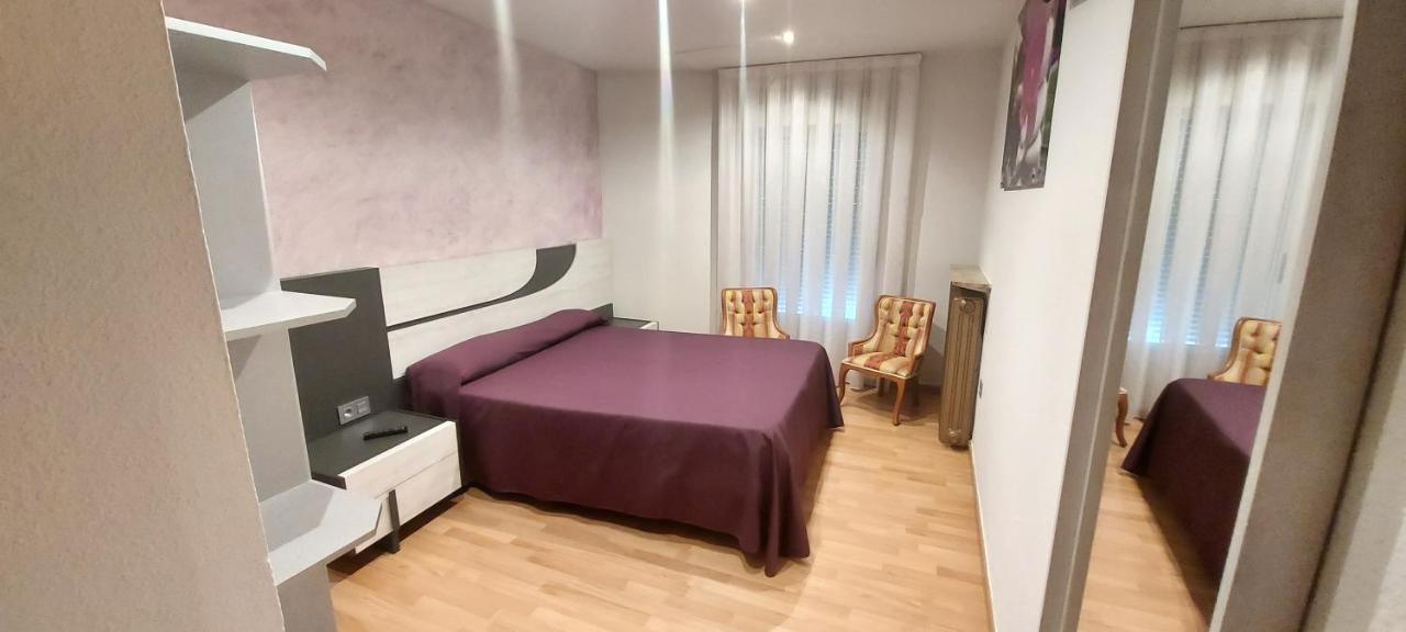 Hostal Del Campo Arévalo エクステリア 写真